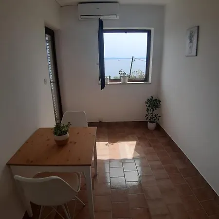 Ksenija Apartment *