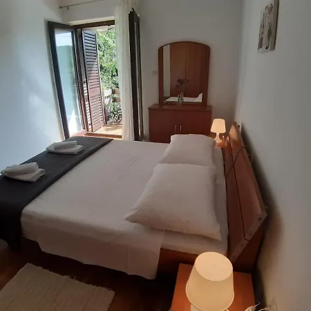 Ksenija Apartment *